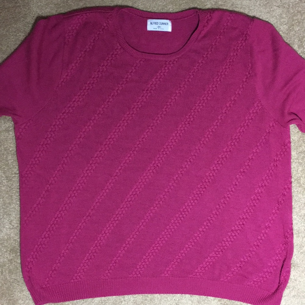 Beautiful berry colored shell. Size 2X